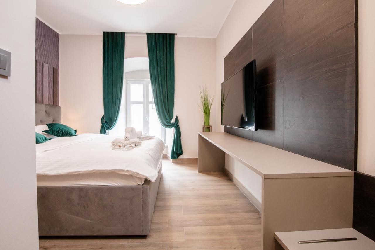 Deluxe Apartments & Rooms Revis Rijeka Exterior photo